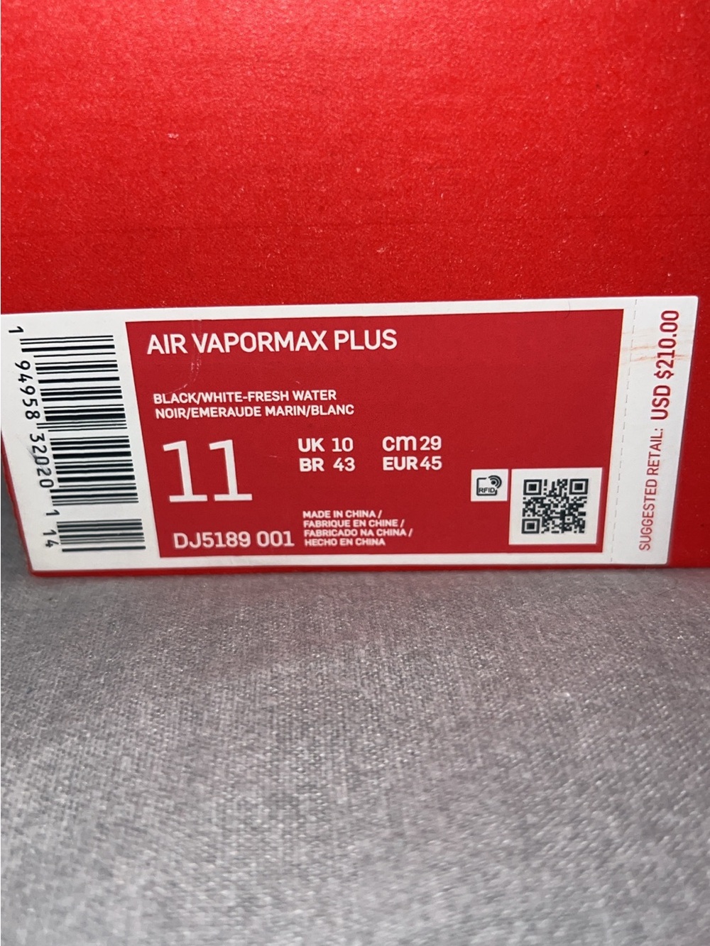 Nike Air Vapormax Plus - Black/White/Fresh Water